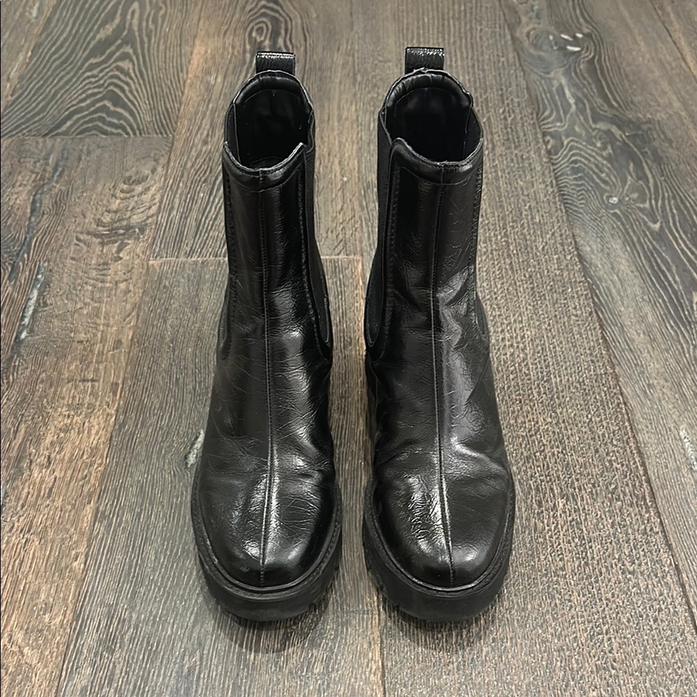 Dolce Vita V-Hawk Black Ankle Boots - Picture 5 of 6